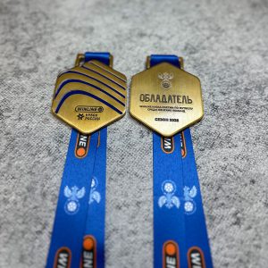 Литая медаль с эмалью