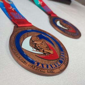 Литая медаль с 3D узором и заливкой эмалью