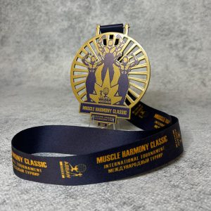 Медаль из металла с УФ печатью с вырезанными элементами